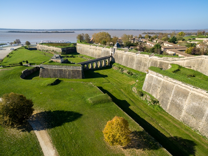 Zitadelle Blaye UNESCO Dauphine-Tor 800x600