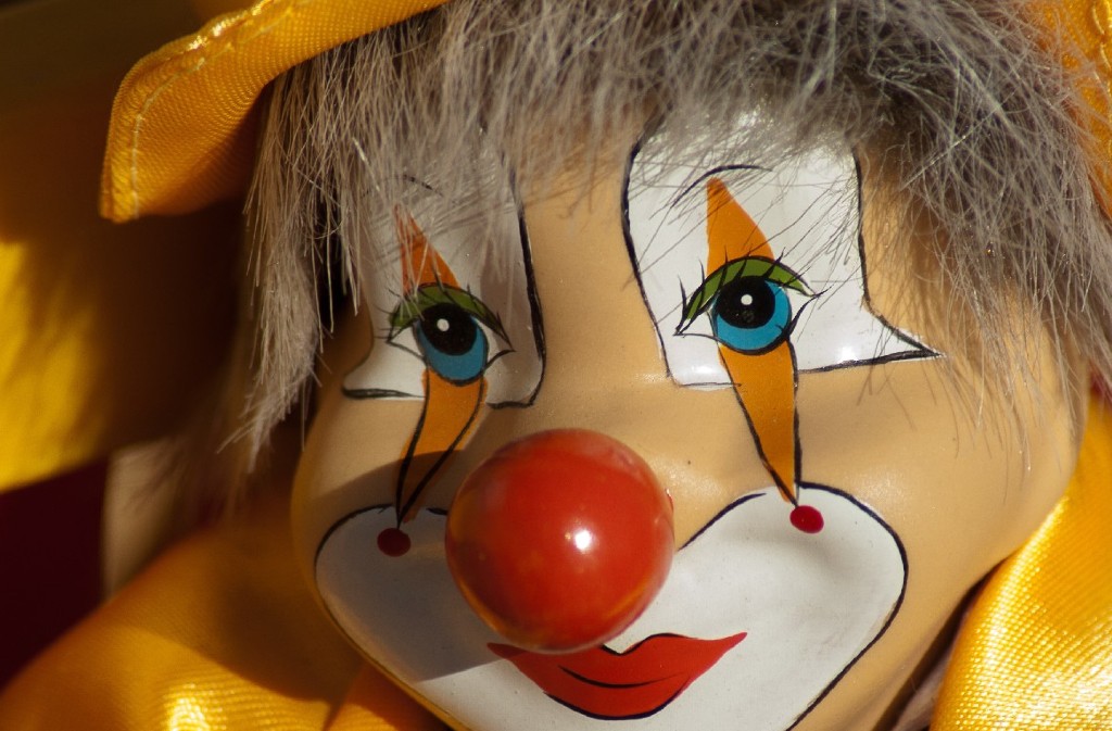 Solo de clown, auberge partagée et bal traditi ...