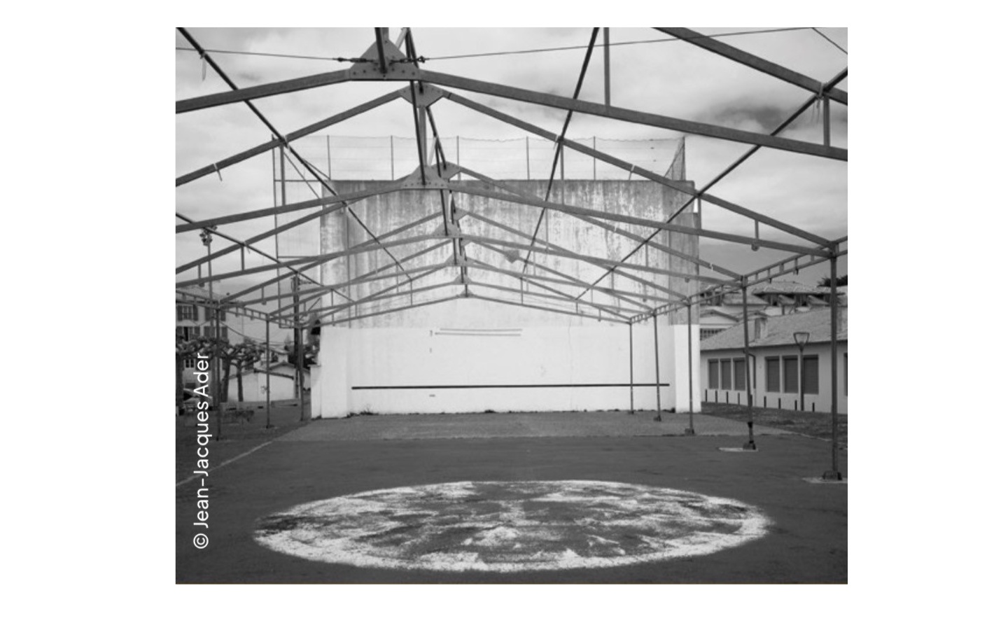 Visite exposition: Les frontons : témoins d’une mémoire collective / Pilota plazak: memorio kolektiboaren lekukoak