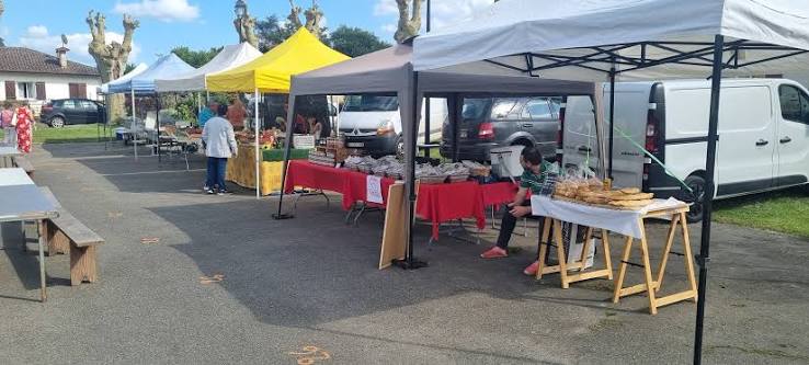 Marché rural à Duhort-Bachen