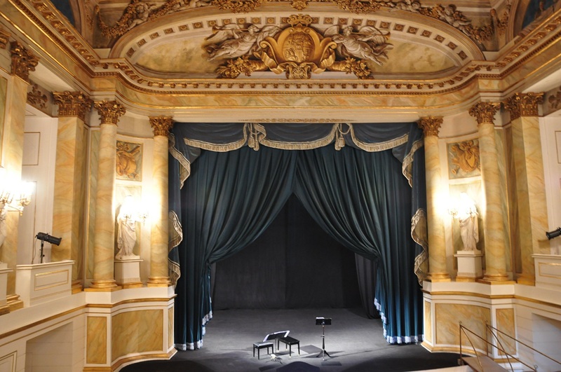 Théâtre : "Et pendant ce temps Simone veille!" 