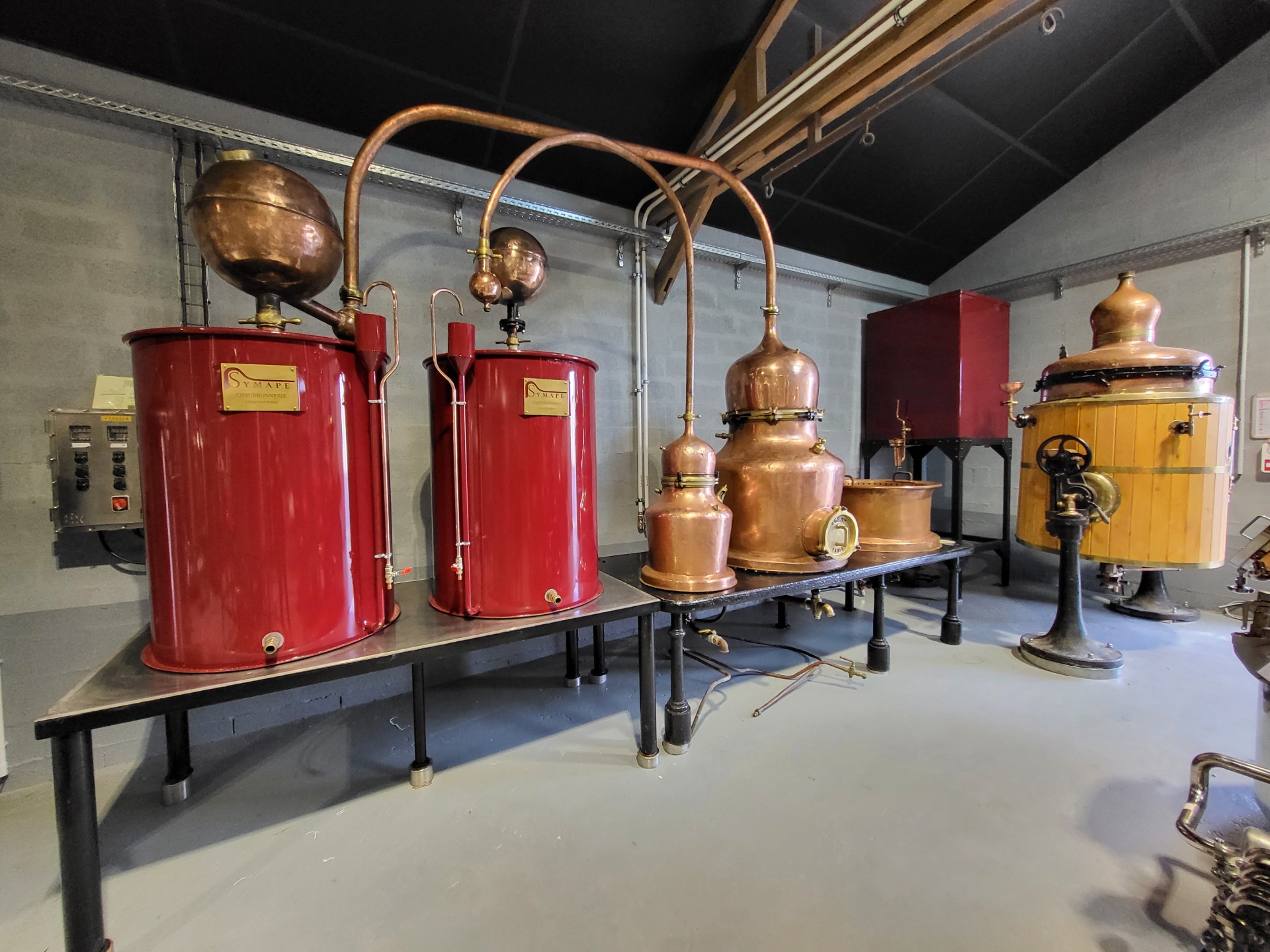 Ici, nos savoir-faire - Visite de la distillerie Benoît Serres