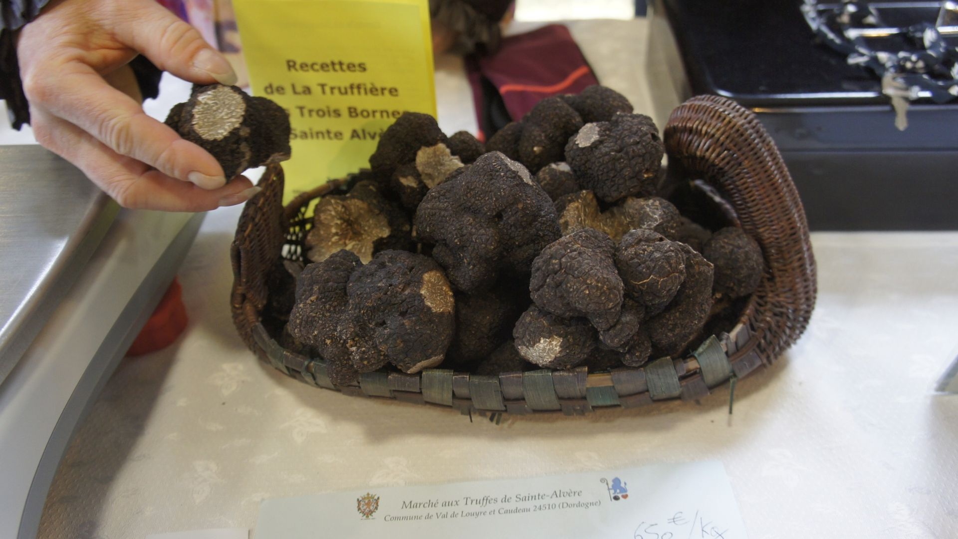 Marché aux Truffes de Sainte-Alvère