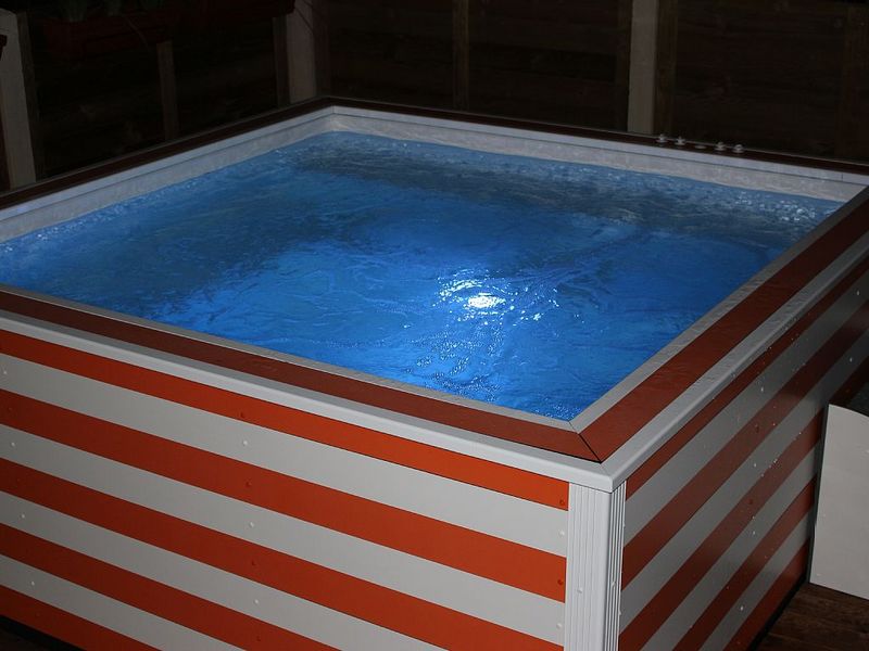 piscine-nuit--800x600-.jpeg