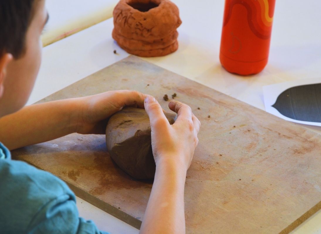 atelier-modelage-enfants-atelier-musée-de-la-terre-puycheny