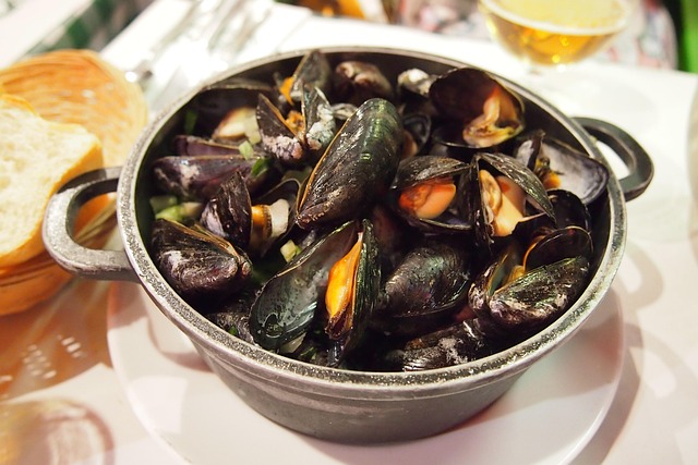 Repas moules-friles à Allas-Les-Mines